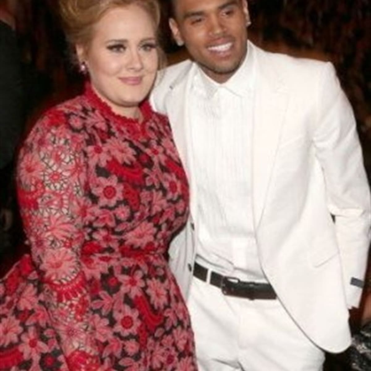Adele rechaza riña con Chris Brown