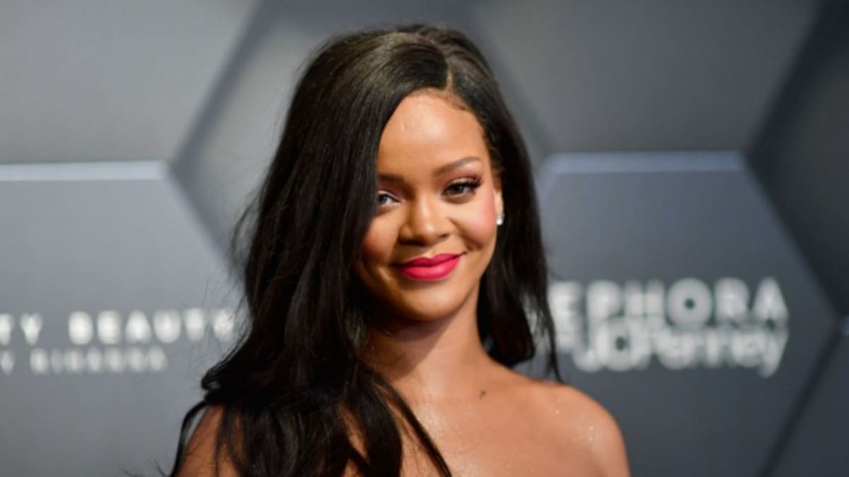 Rihanna se encuentra en el estudio de grabación preparando su nuevo disco