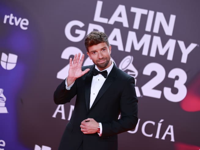 Pablo Alborán en la alfombra de los Latin Grammy 2023