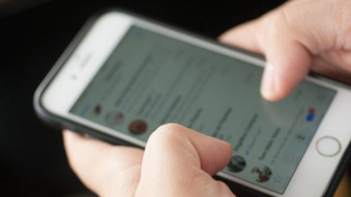 ¿Cómo mandar mensajes con burbujas en WhatsApp?