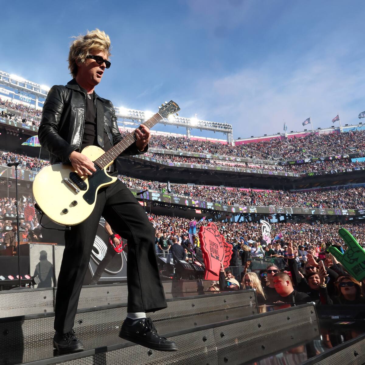 Así fue la actuación de Green Day antes de la Super Bowl 2026: ¿boicotearon su show?