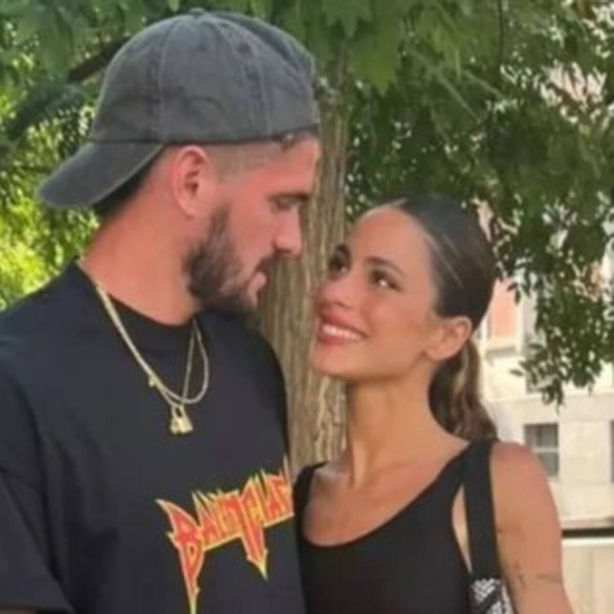 Las románticas fotos que compartió Rodrigo De Paul junto a Tini