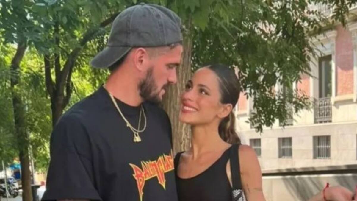 Las románticas fotos que compartió Rodrigo De Paul junto a Tini