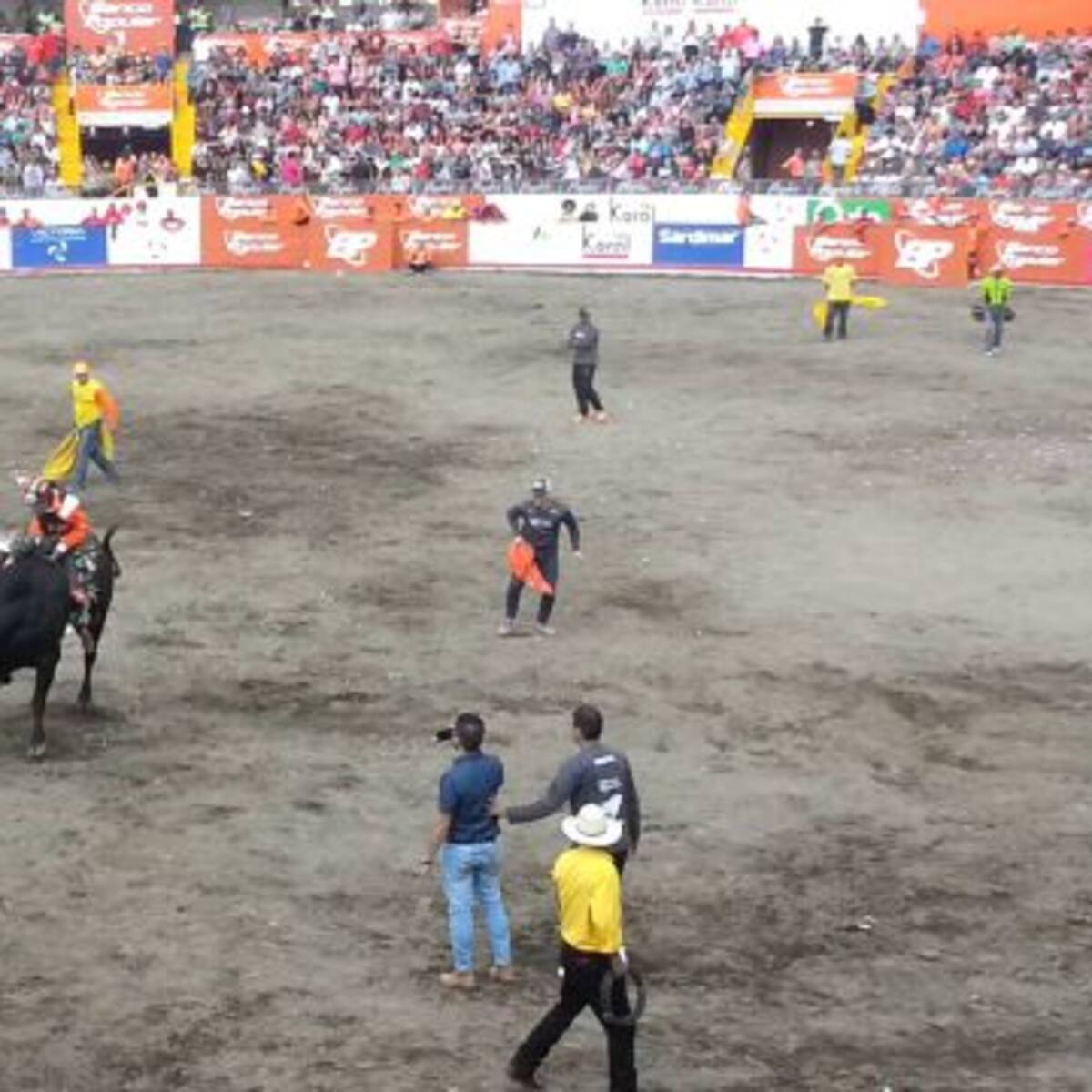 Así se narra una jugada de toros al estilo Los40