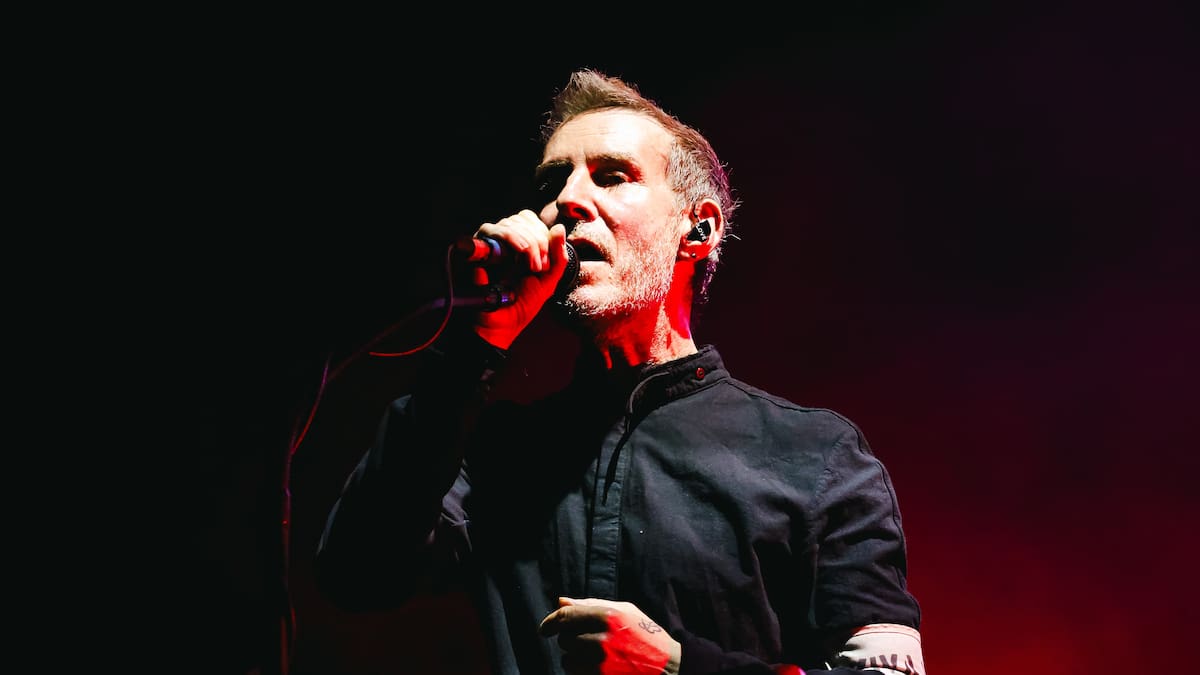 Letra y significado de 'Boots on the ground', la canción de Tom Waits y Massive Attack contra la brutalidad policial de Trump: "Hacen campaña con toda la sangre"