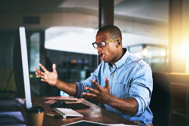 Disminuir la cantidad de ventanas abiertas y la revisión de virus en el sistema son pasos fundamentales para acelerar el funcionamiento de un computador. Cortesía: Peopleimages/ Getty Images