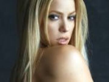 Shakira reaparece con un drástico cambio de look