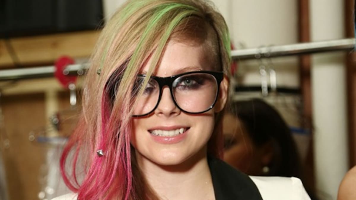 "Here's To Never Growing Up" lo nuevo de Avril Lavigne