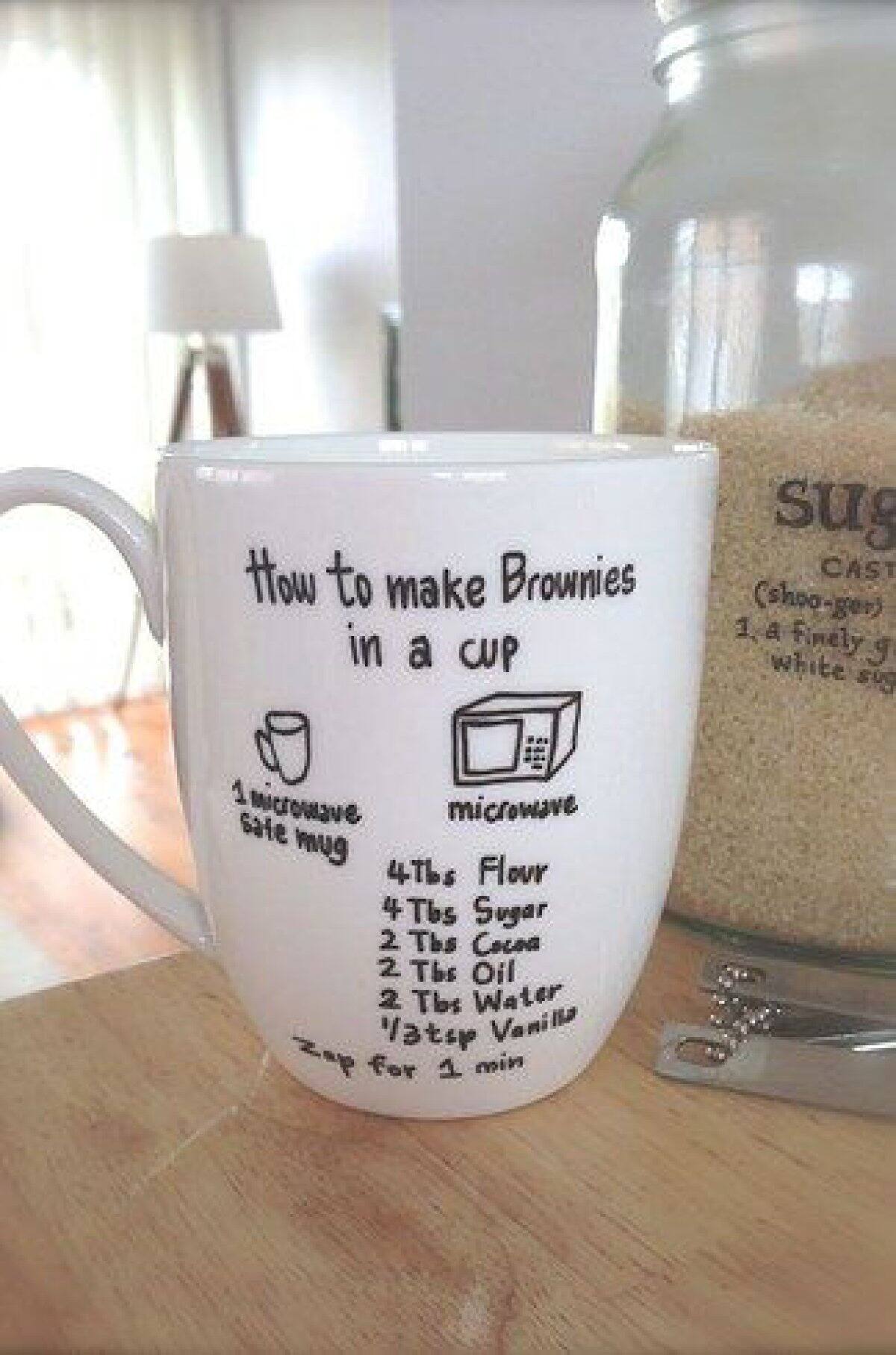 Una taza personalizada con algún mensaje divetido o especial