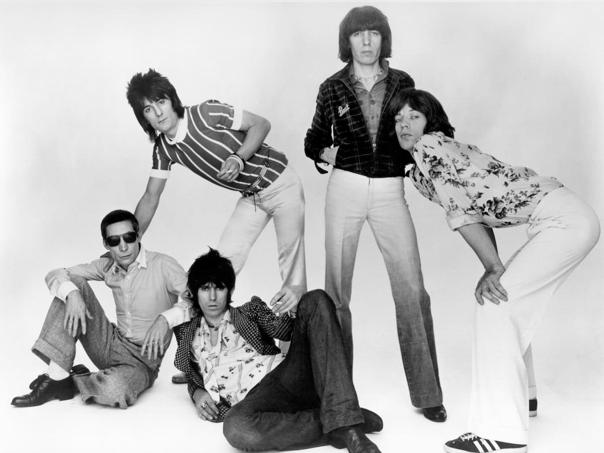 Cuando The Rolling Stones cambiaron de piel: 50 años de 'Black and blue', el disco que abrió la era Ron Wood