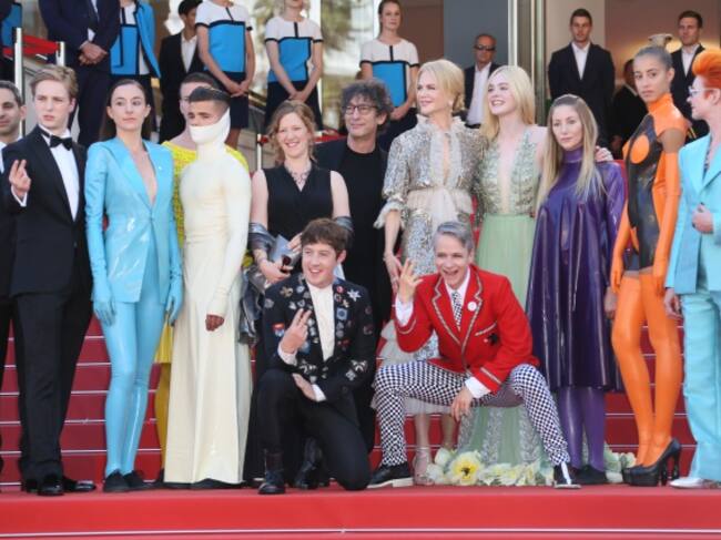 Todo el elenco de How to talk to girls at parties / Getty