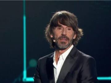 Santi Millán se pone en ‘Got Talent’ el polémico brazalete del Mundial de Qatar