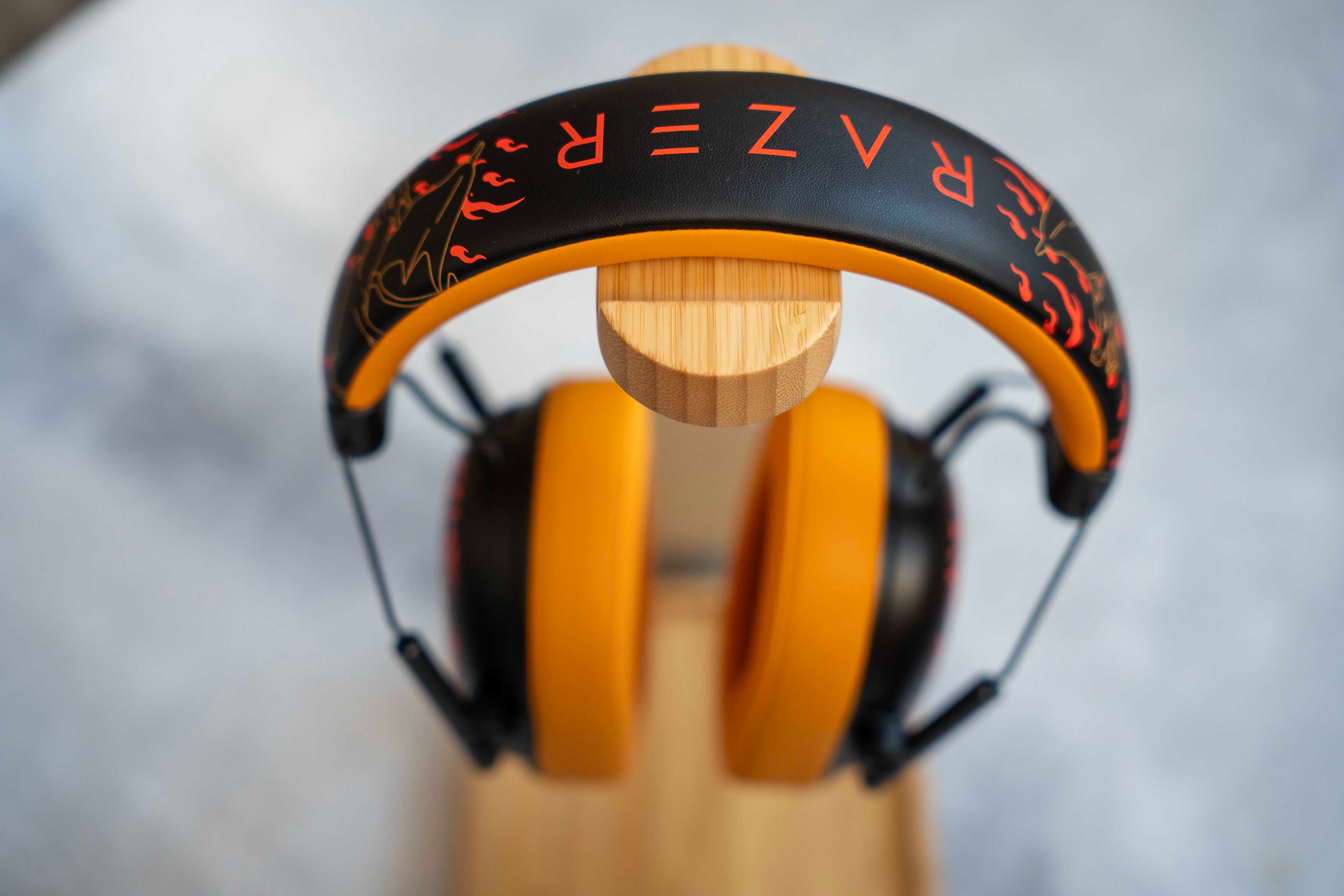Razer viste de fuego sus BlackShark V3 X HyperSpeed con la nueva edición Charizard