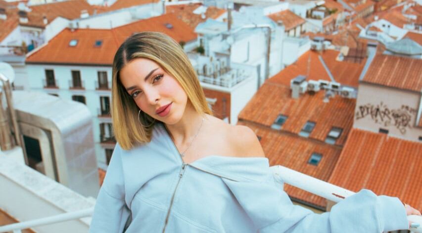 Corina Smith visita los estudios de LOS40 en Madrid, España