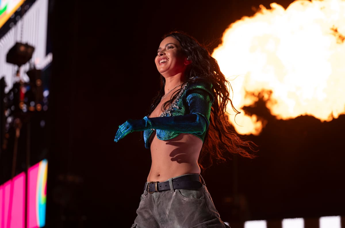 La artista rumana llegó Movistar Arena de Madrid para extender su reinado de canciones del verano (Hot, Sun is up, Cola Song y More than friends) a LOS40 Primavera Pop 2026.