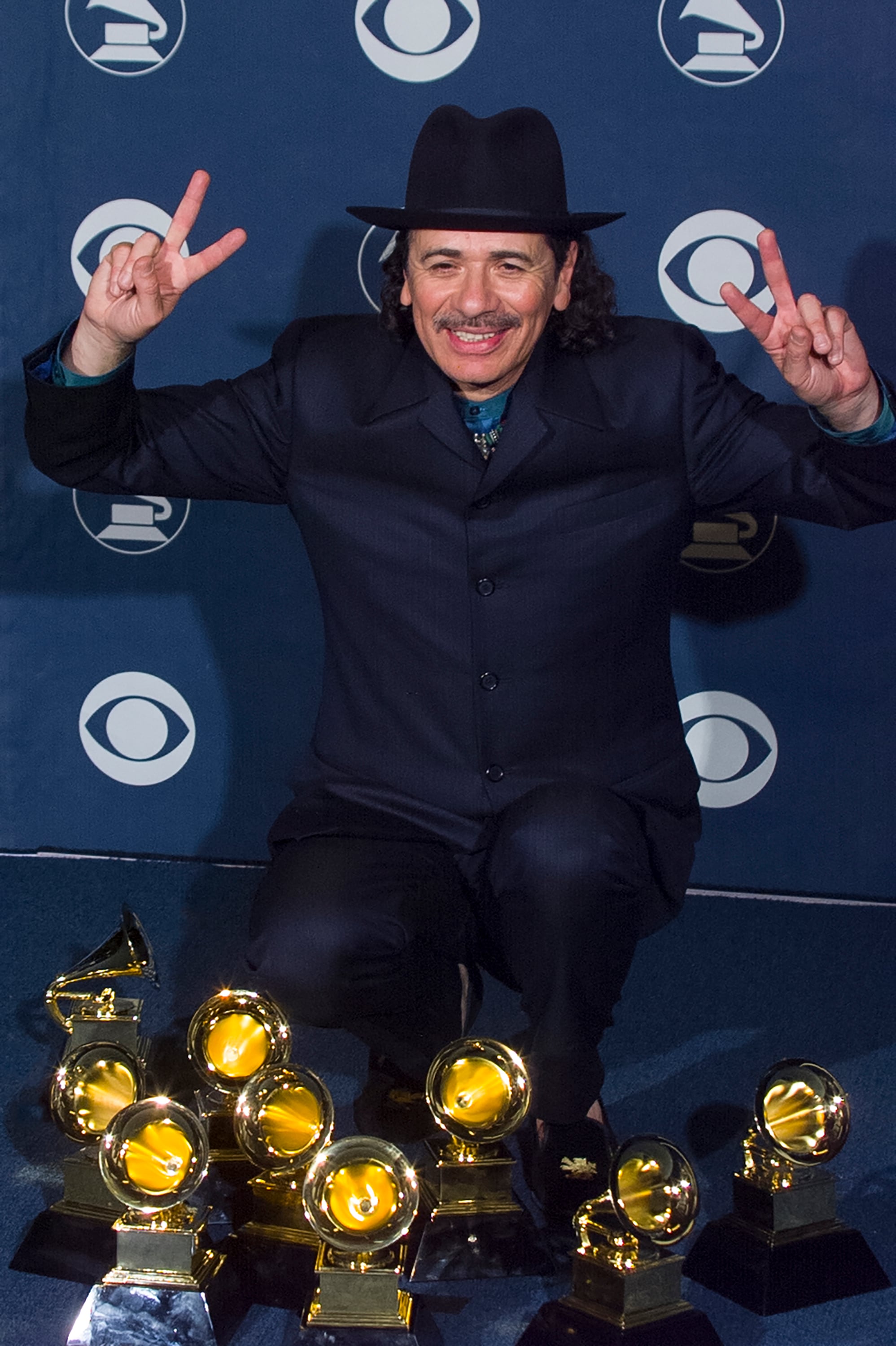 En la 42º entrega de los premios Grammy (2000), Carlos Santana ganó nueve de las diez categorías en las que fue nominado.