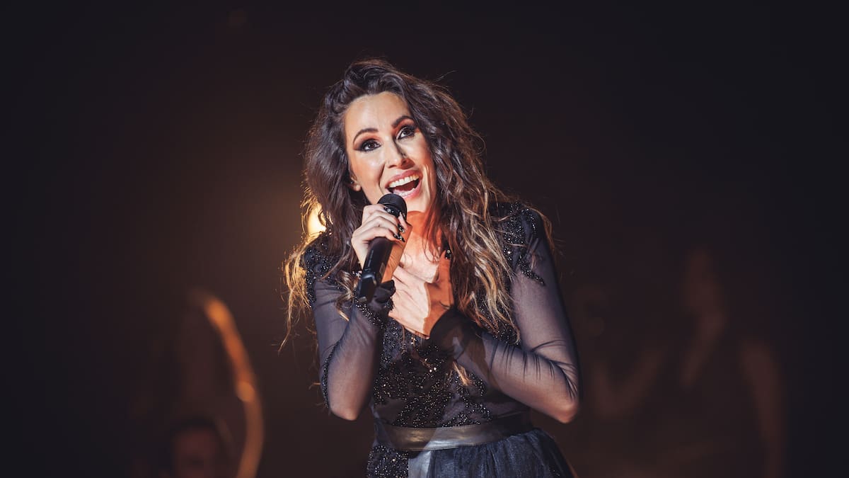 Malú celebra su cumpleaños sobre el escenario con Manuel Carrasco como invitado, nueva canción y fecha de lanzamiento de álbum