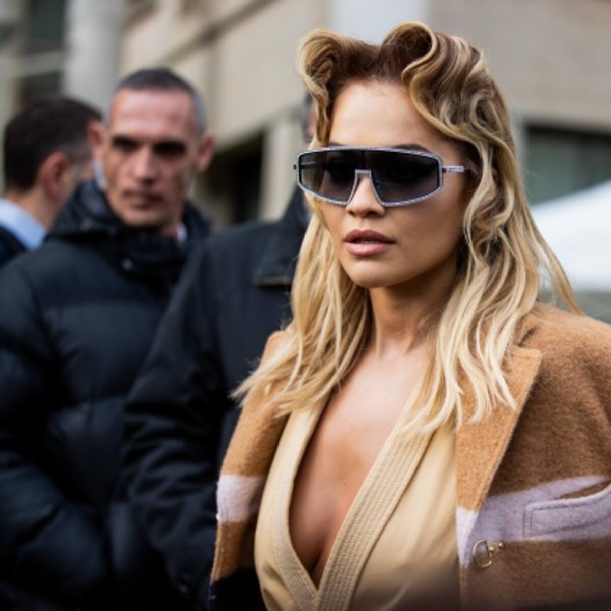 Rita Ora anuncia "How To Be Lonely"