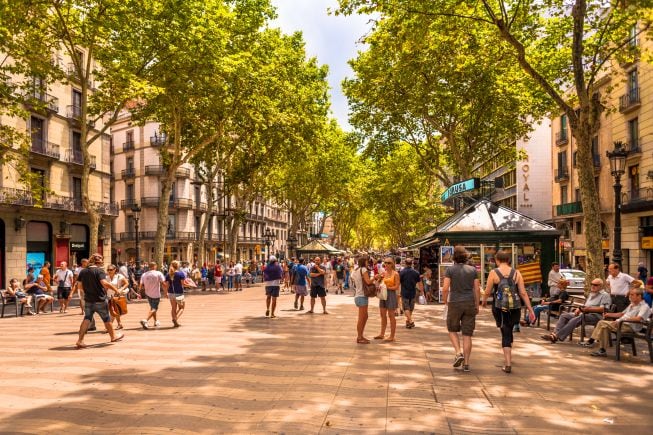 Turistas en la Rambla de Barcelona.