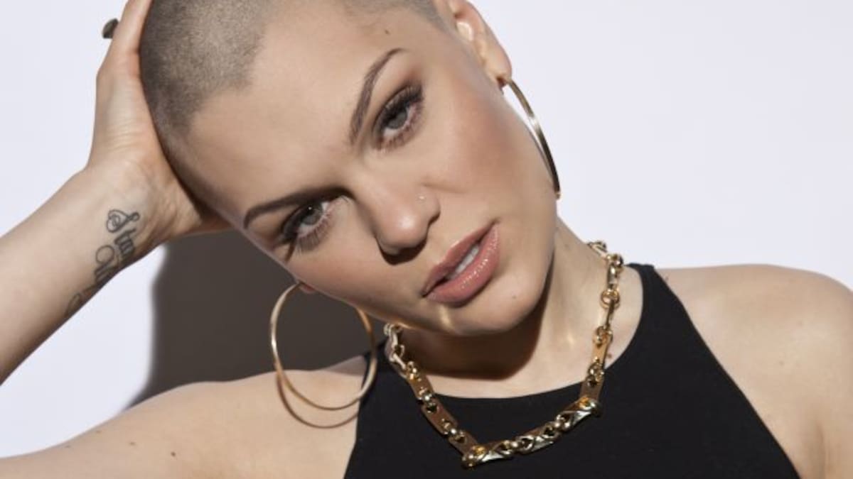 20 famosas rapadas y sexys