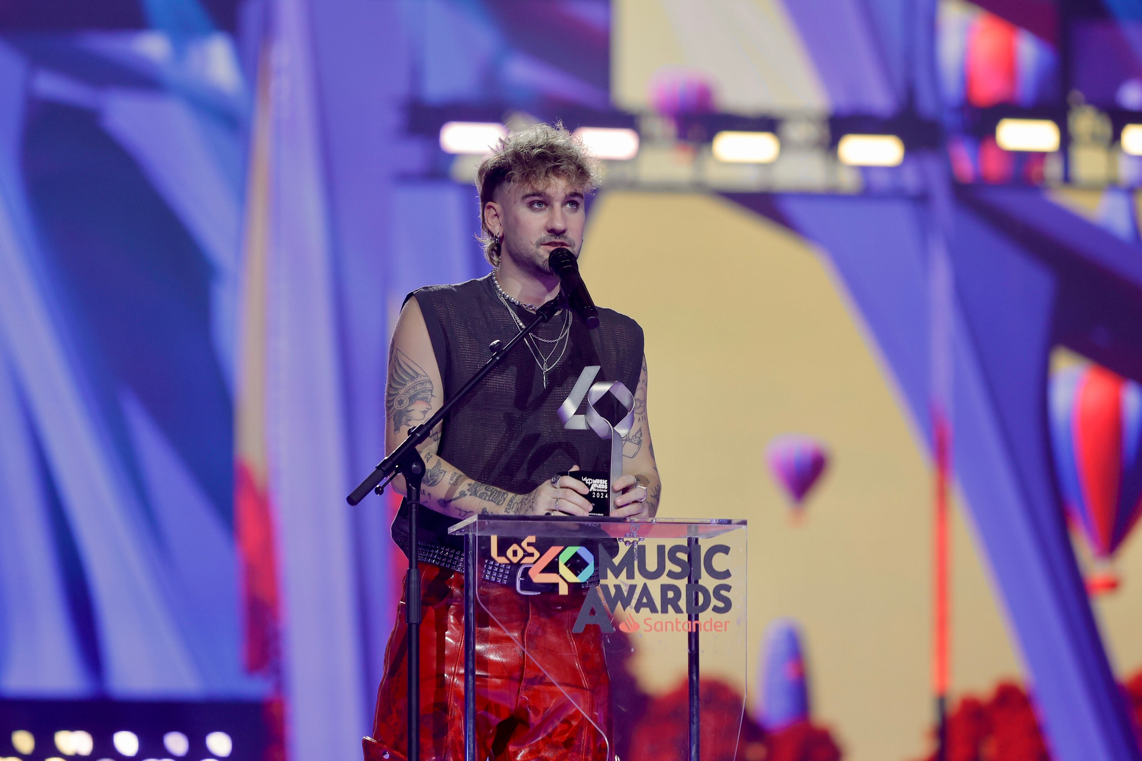 Dani Fernández ganó a Mejor Artista en Directo, premio que confesó durante el preshow que le hacía especial ilusión