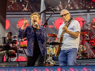 El último de la fila despliega la nostalgia en un concierto para estar presentes en el Metropolitano de Madrid