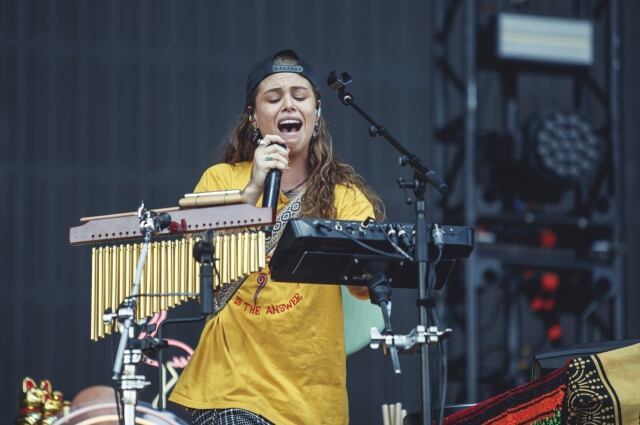 Tash Sultana, una banda en una sola persona.