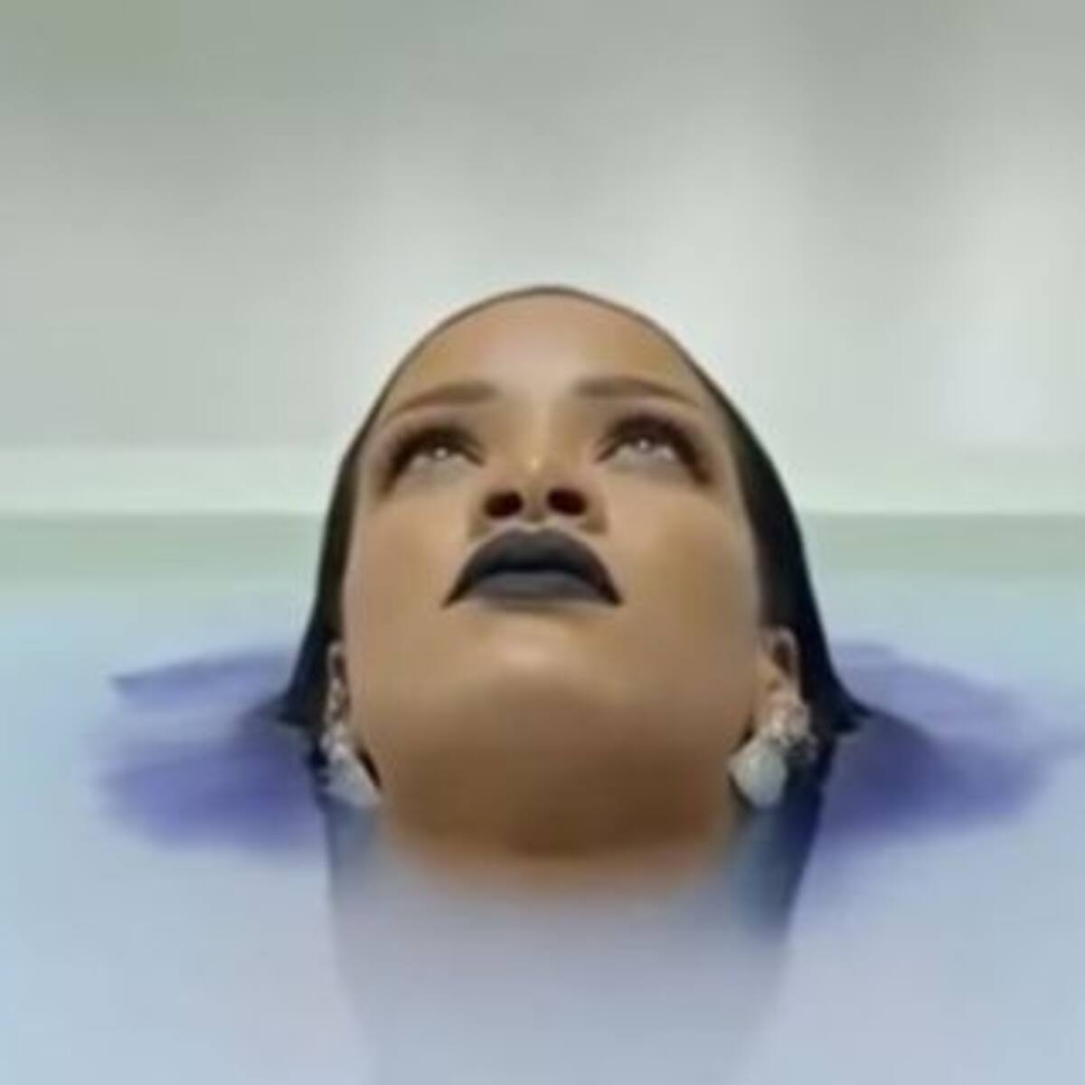 Rihanna hace evidente su enojo
