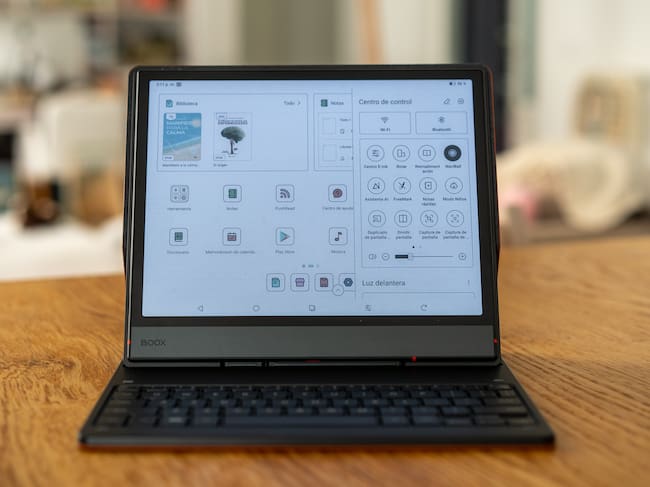 Boox Note Air 5C con teclado