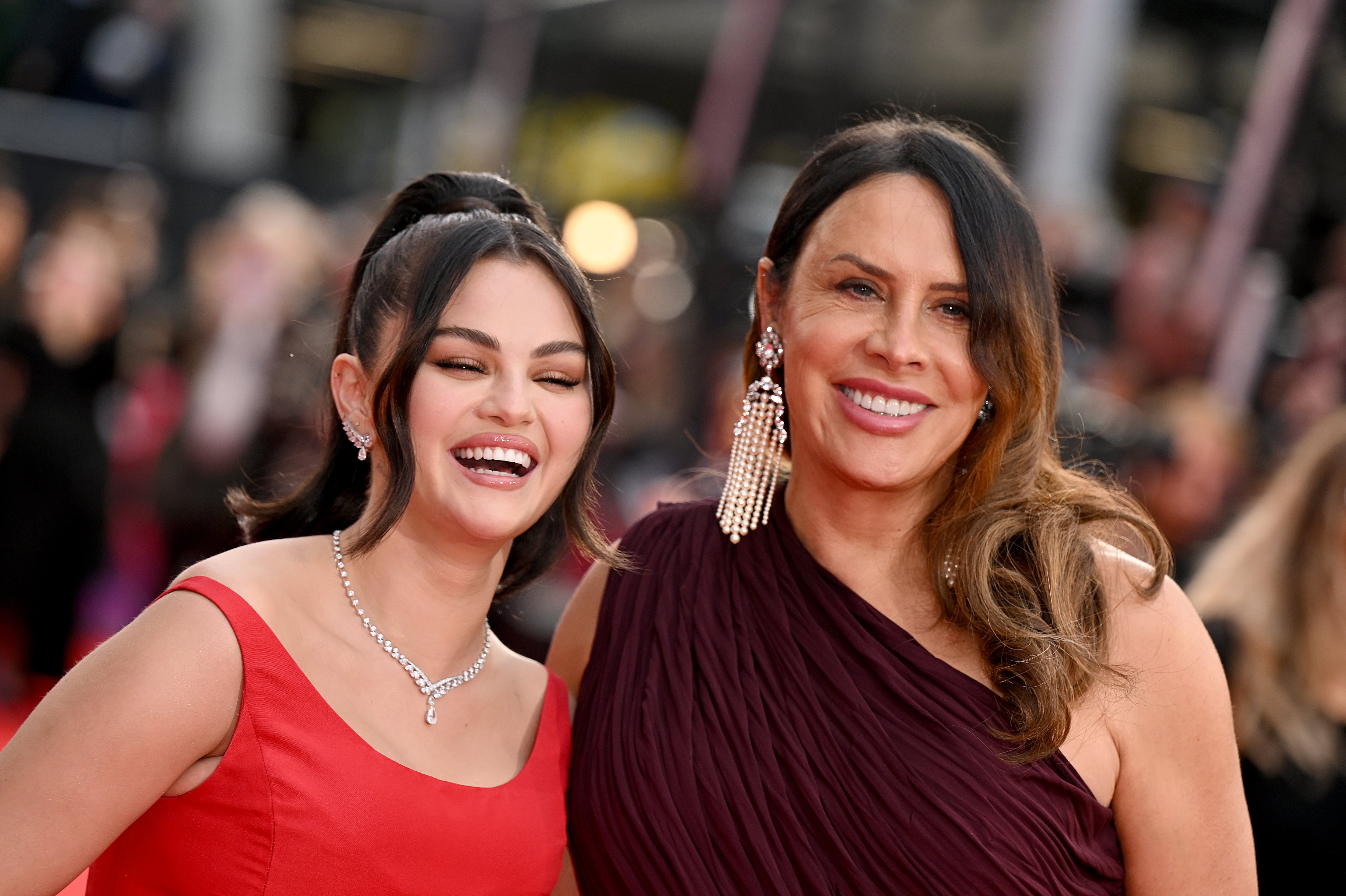 Selena Gomez y Karla Sofía Gascón (&#039;Emilia Pérez&#039;) en la gala del Festival de Cine de Londres de 2024.