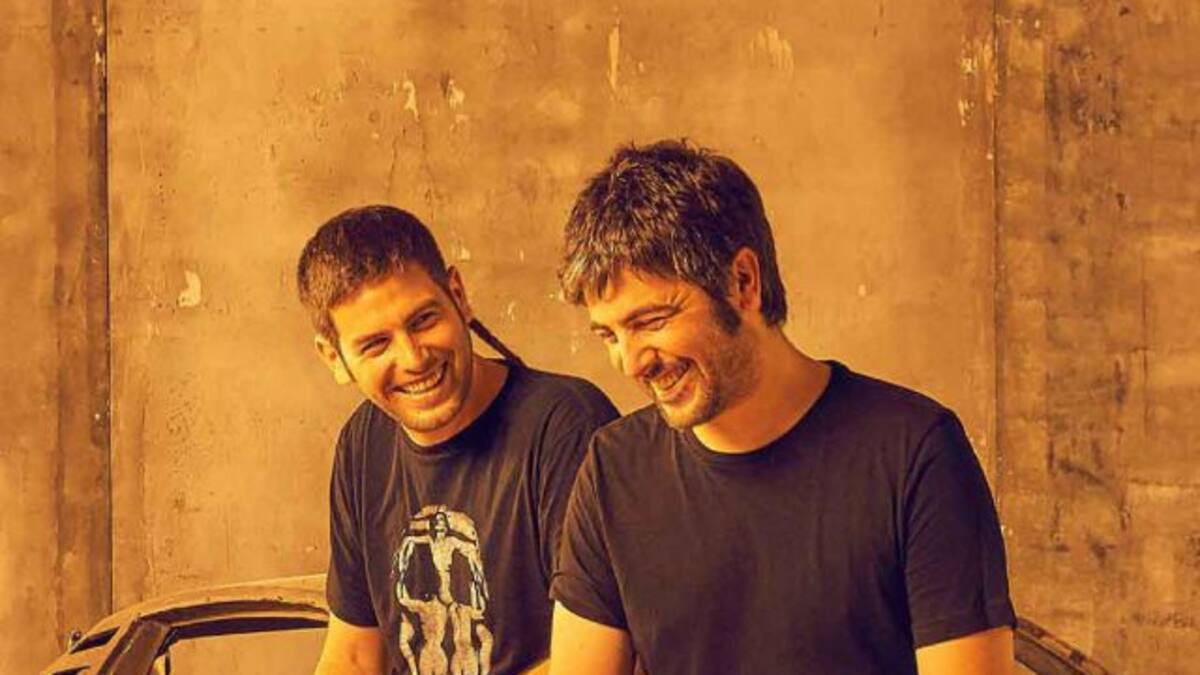 Estopa celebra sus 20 años con 12 canciones