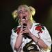 Billie Eilish, Shawn Mendes y otros artistas escriben a los líderes mundiales para terminar con la pobreza