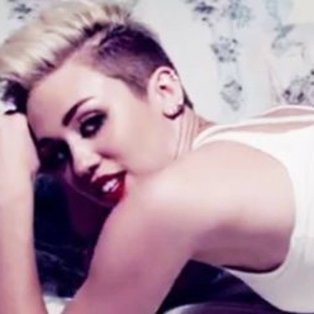 El primer amor de Miley Cyrus fue una chica?