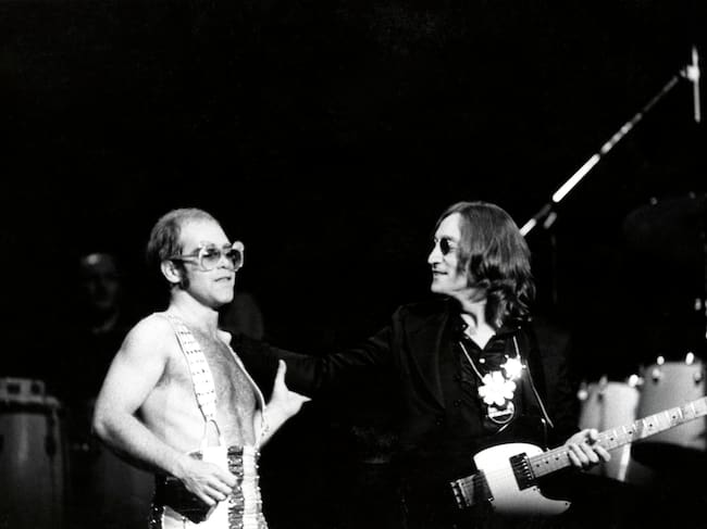 John Lennon hace una aparición sorpresa en un concierto de Elton John en el Madison Square Garden de Nueva York