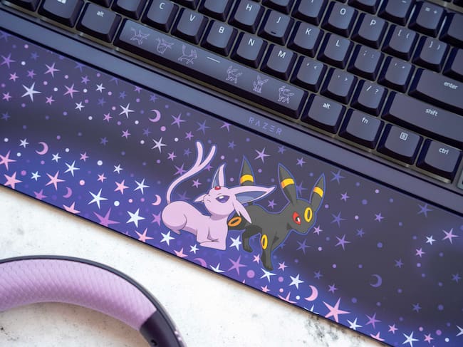 Razer x Pokémon: Espeon y Umbreon llevan la dualidad de la segunda generación al escritorio.