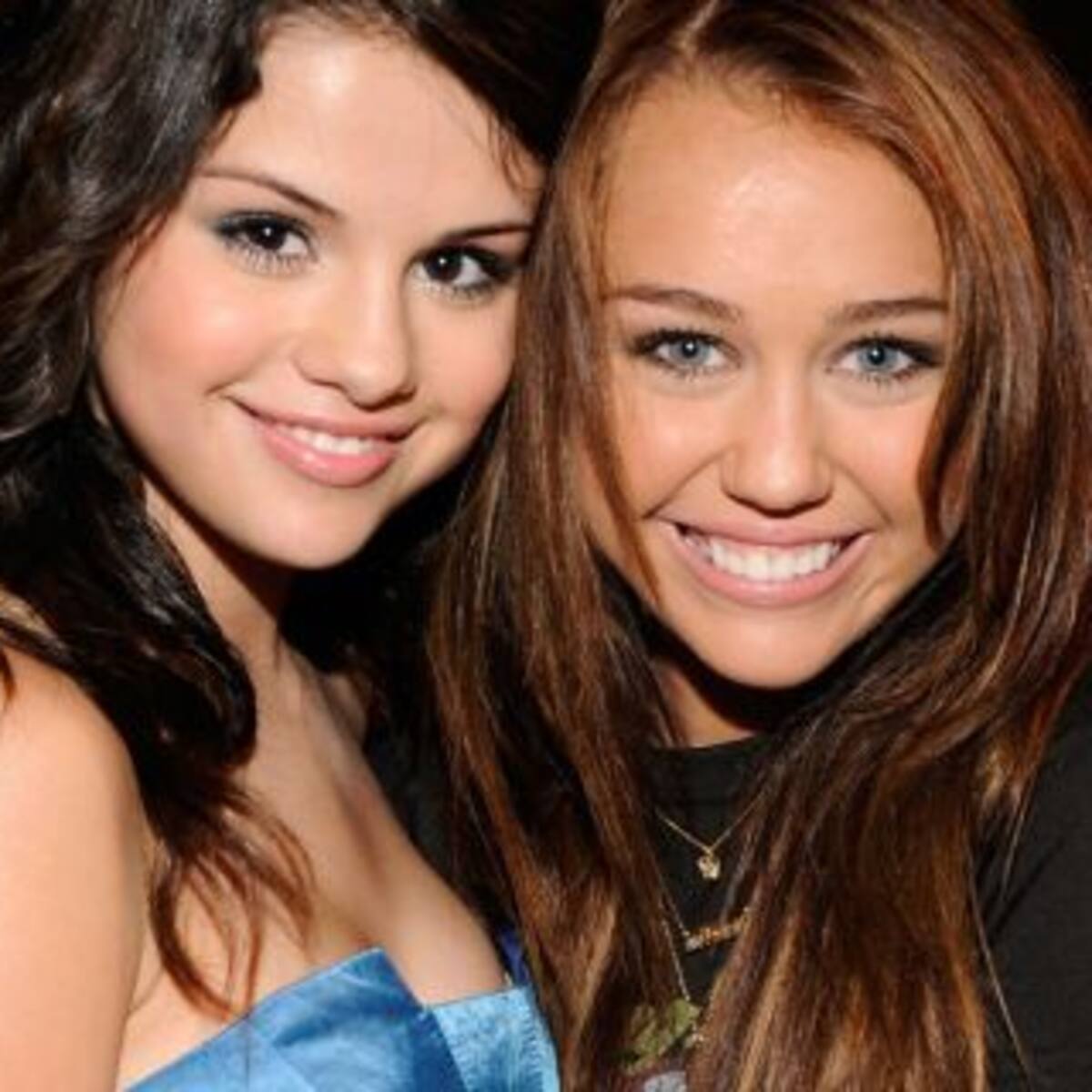 ¿Todo mal? Miley Cyrus criticó a Selena Gómez en sus redes sociales