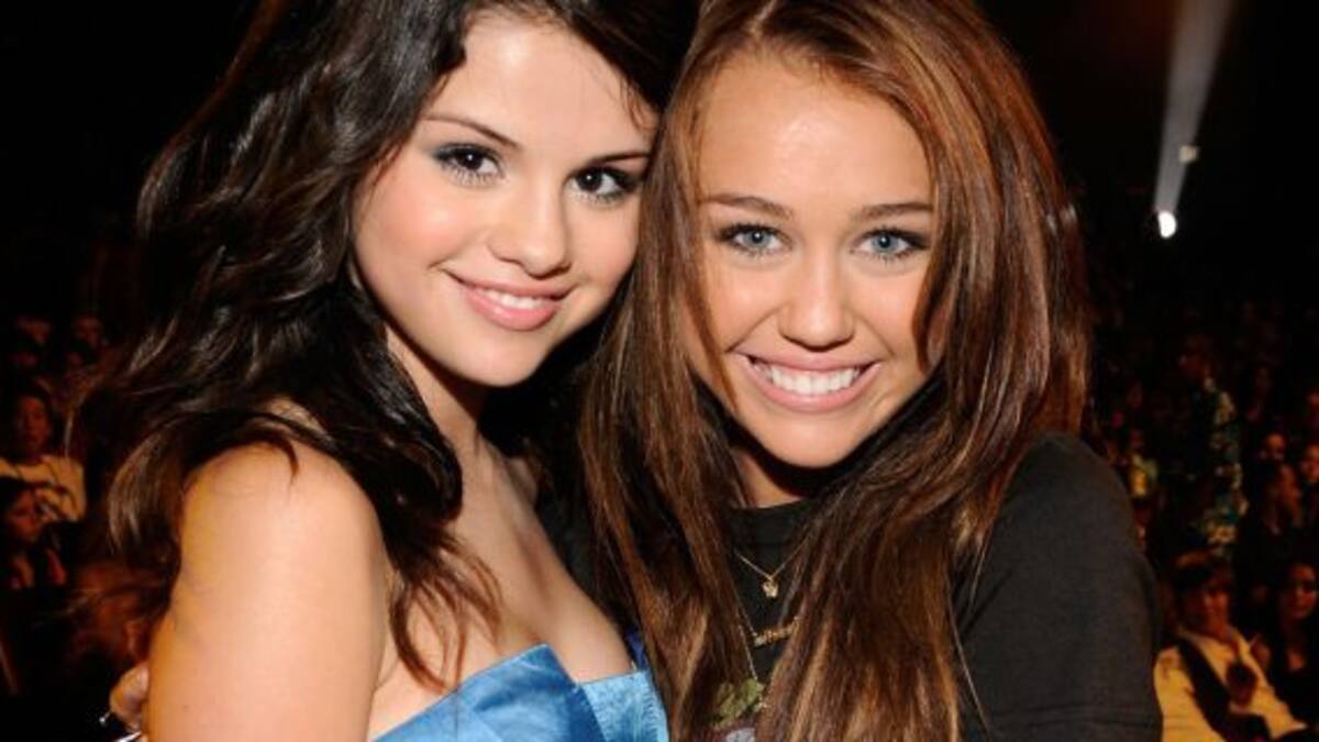 ¿Todo mal? Miley Cyrus criticó a Selena Gómez en sus redes sociales