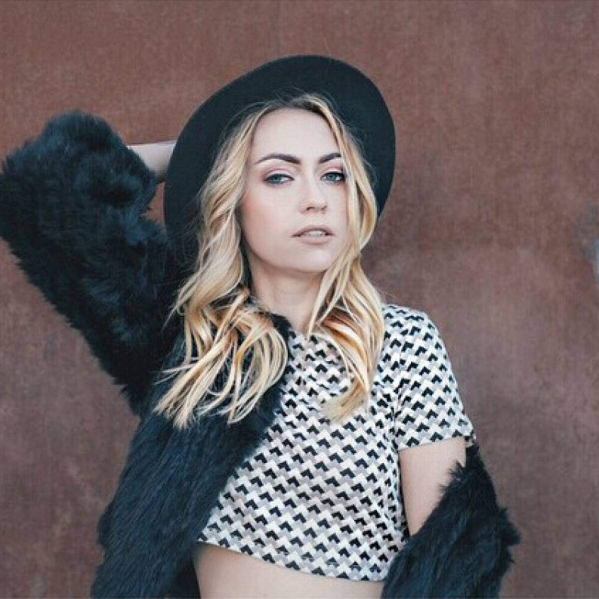 Te presentamos a la hermana hot de Miley Cyrus