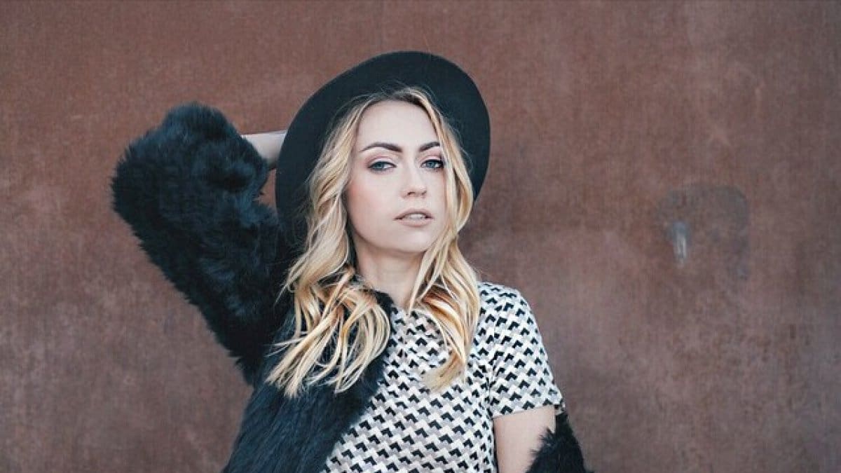 Te presentamos a la hermana hot de Miley Cyrus
