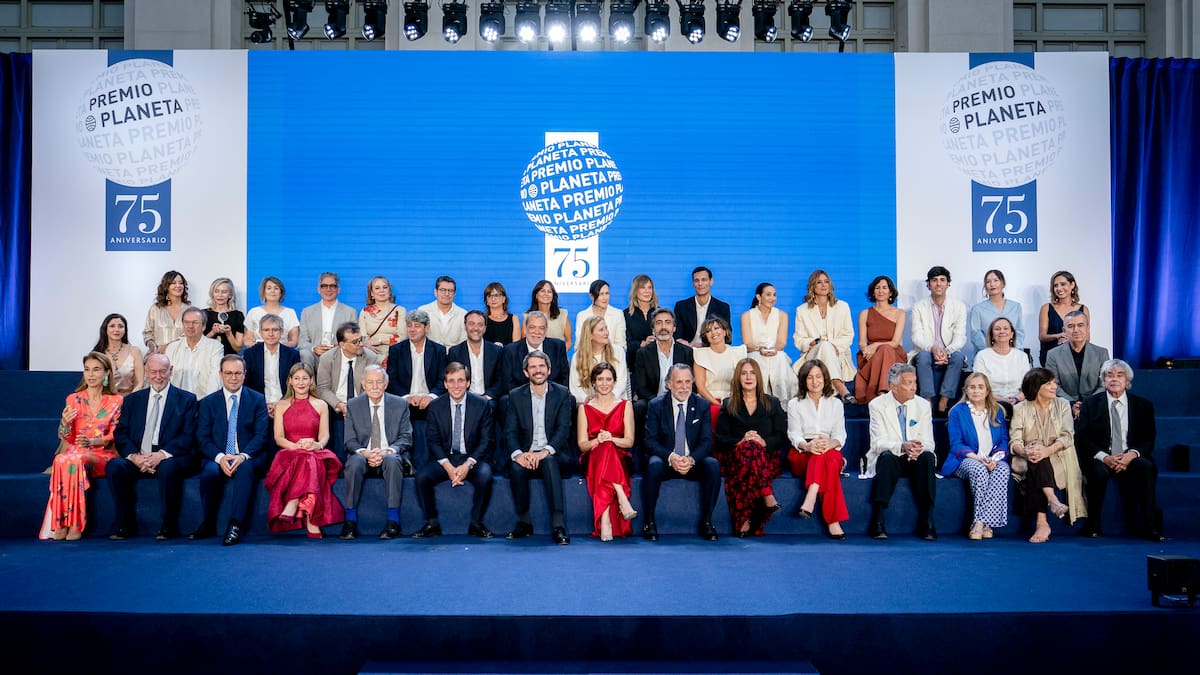 Premio Planeta celebra su 75º aniversario con aluvión de rostros televisivos: De 40.000 pesetas a un millón de euros