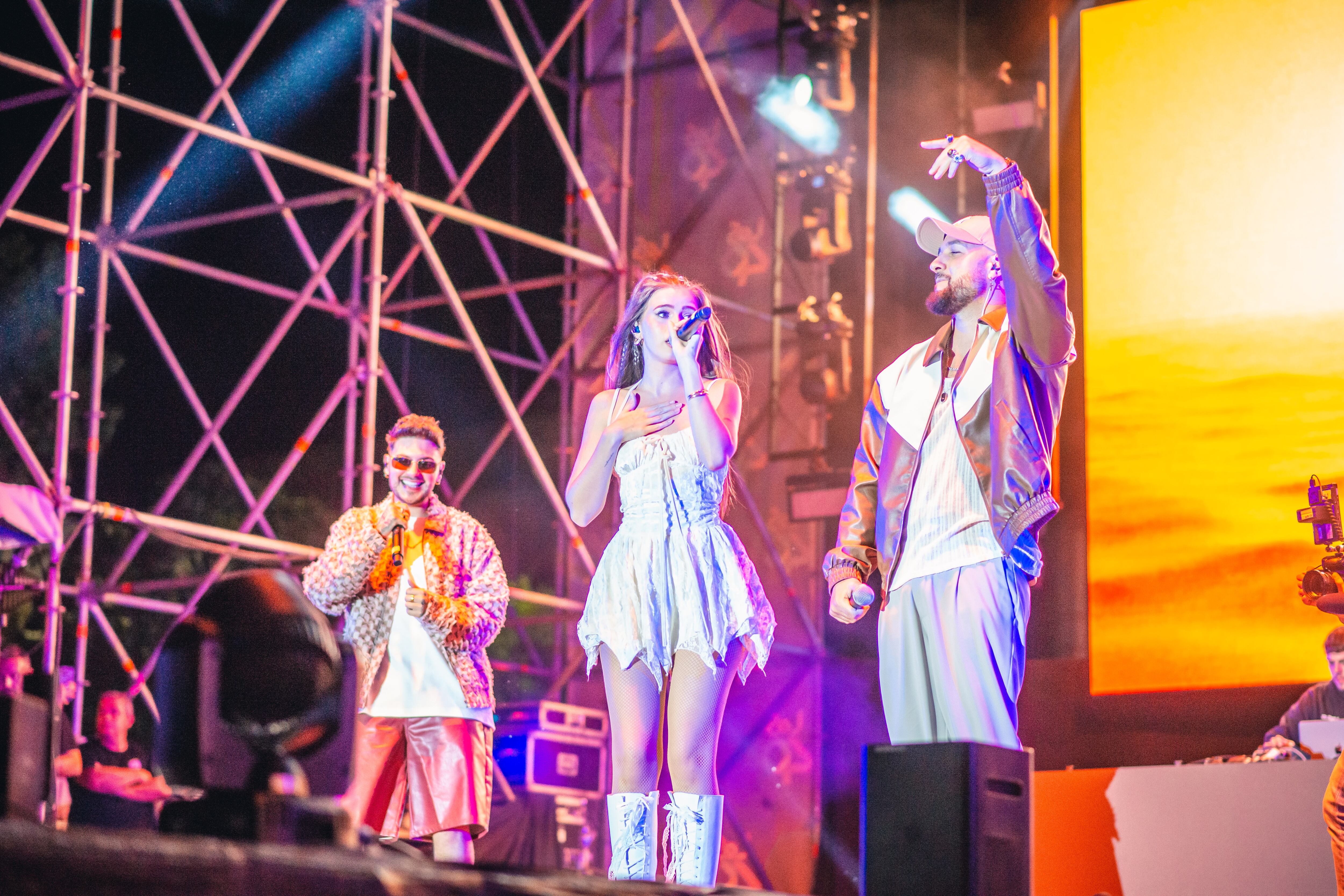'Llorando en el Lambo', pero disfrutando como niños pequeños con Mar Lucas y Lérica sobre el escenario de LOS40 Playa Pop.