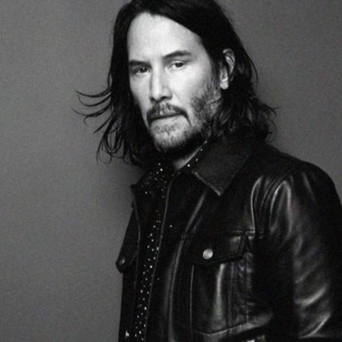 Keanu Reeves se convirtió en modelo a sus 54 años