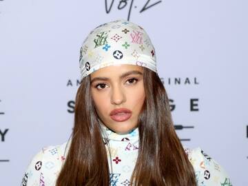 Rosalía vuelve a apostar por su imagen de siempre tras quitarse un detalle de la boca