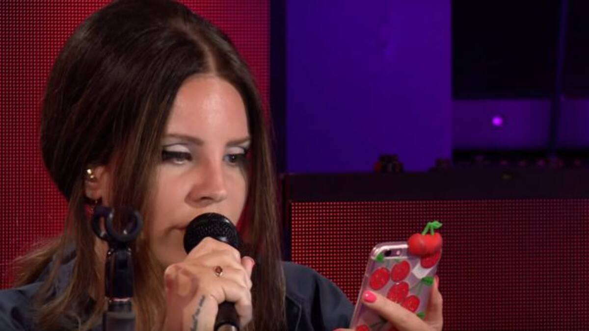 Lana del Rey, más hipnótica y arriesgada que nunca cantando un tema de Ariana Grande