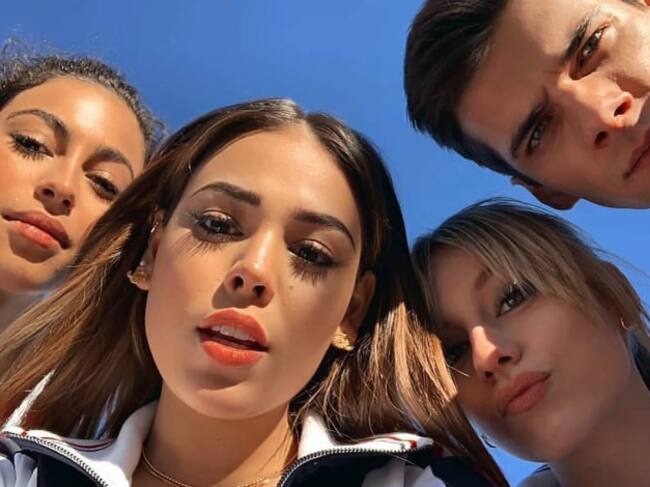 Mina El Hammani, Danna Paola, Ester Expósito y Álvaro Rico