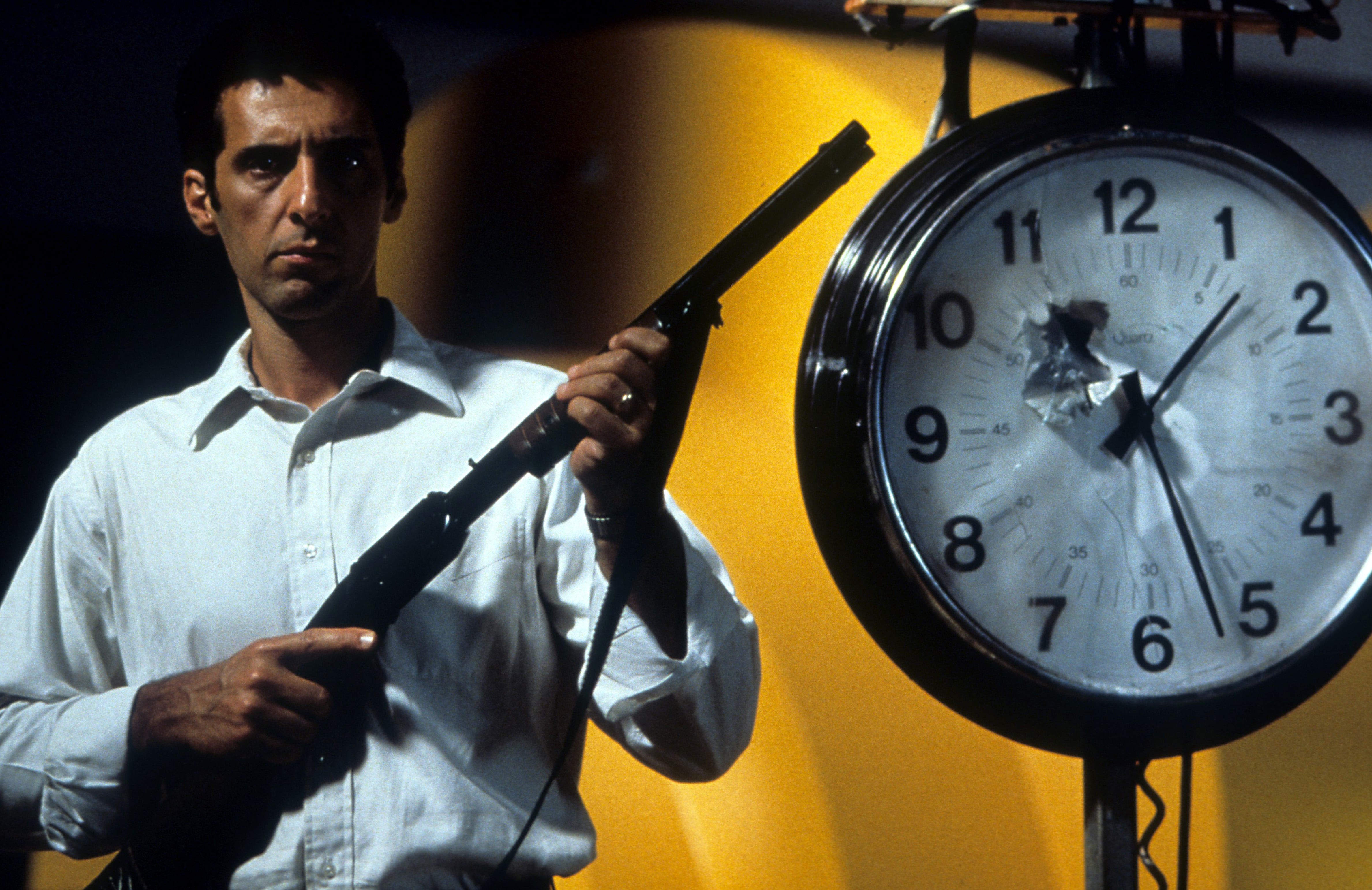 John Turturro, en Box of Moon Light (1996)