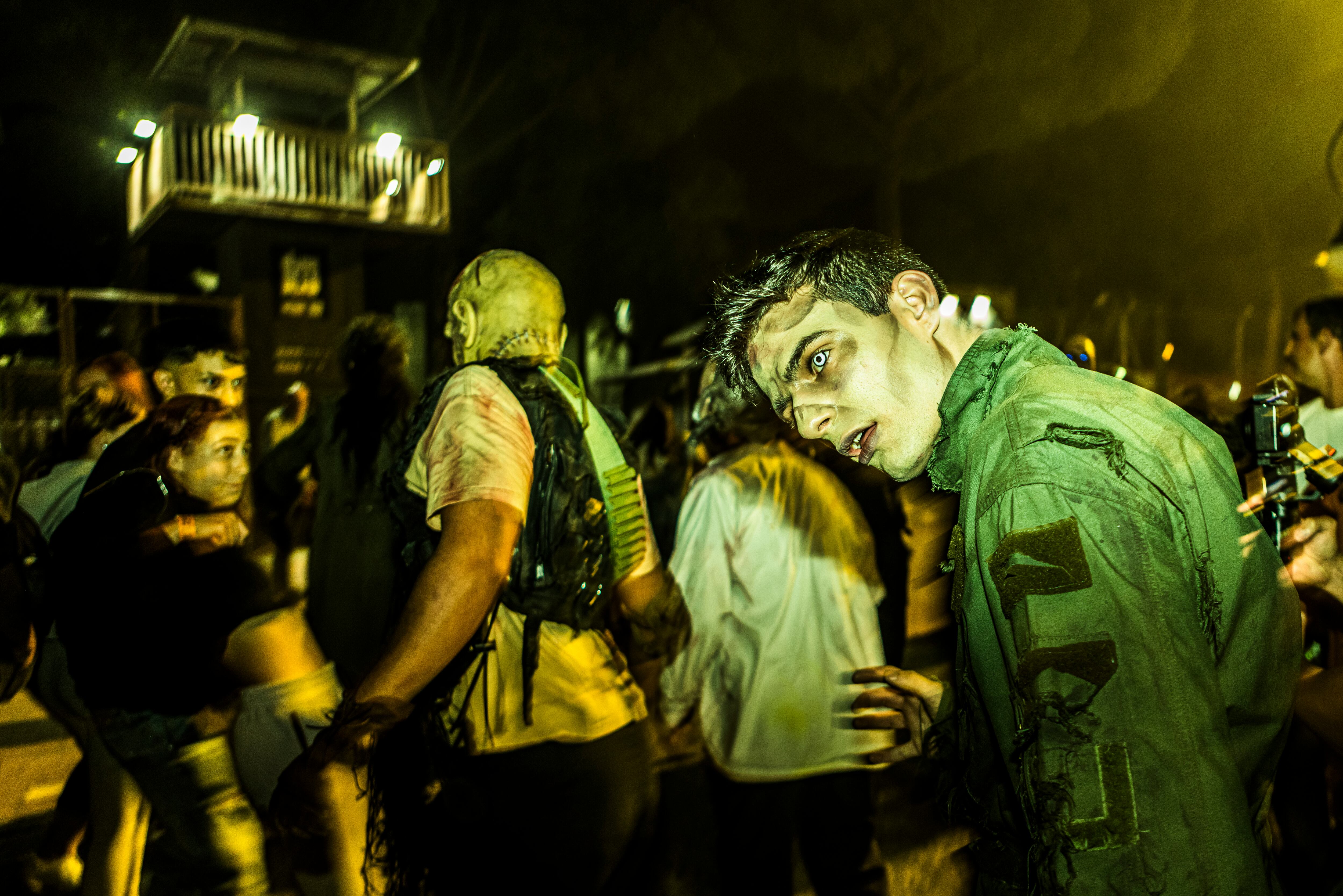 Uno de los zombies de 'The Walking Dead Experience' en el Parque de Atracciones de Madrid. / David Benito/Getty