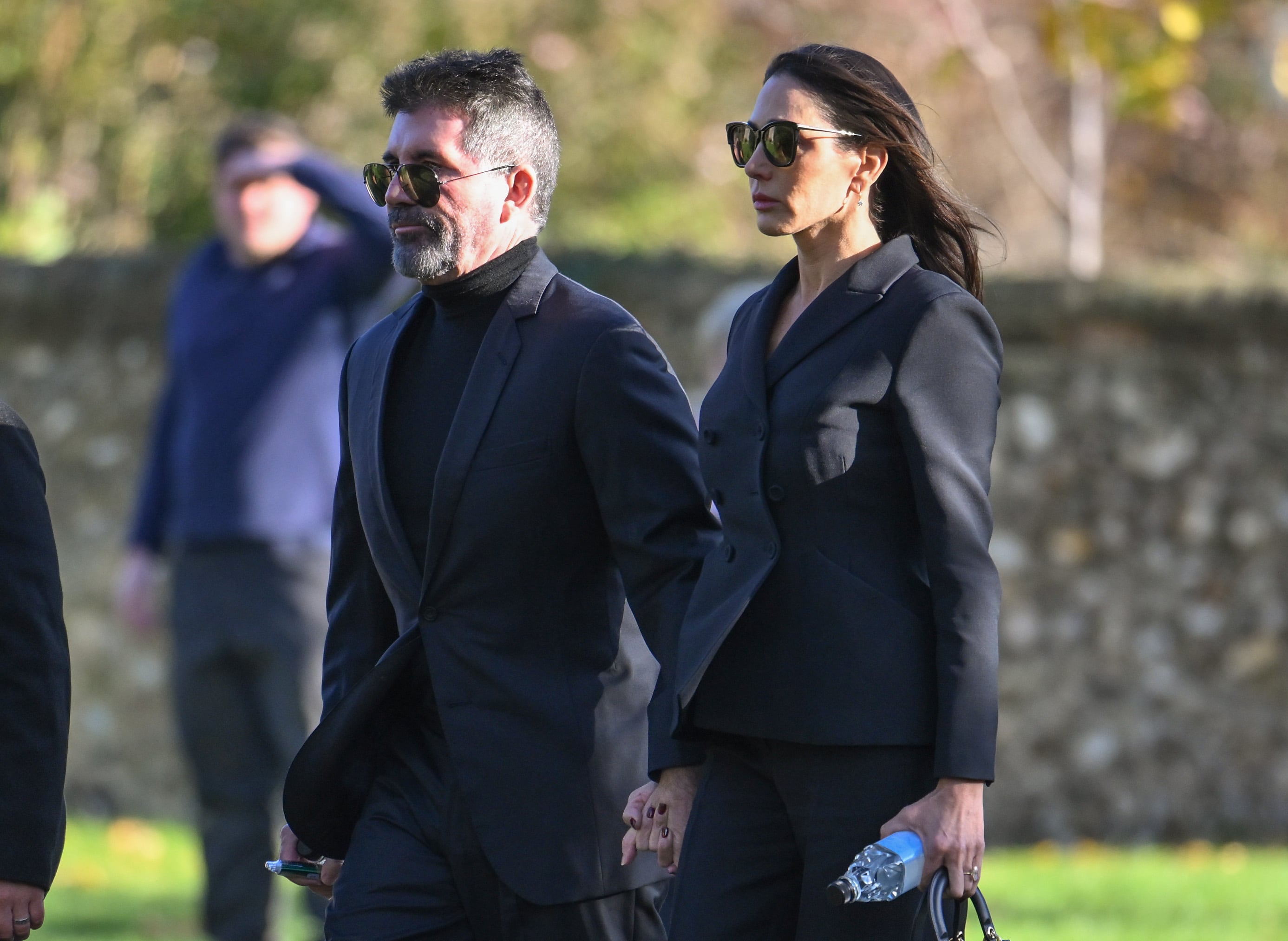 Simon Cowell y Lauren Silverman en el entierro de Liam Payne (Photo by Karwai Tang/WireImage)