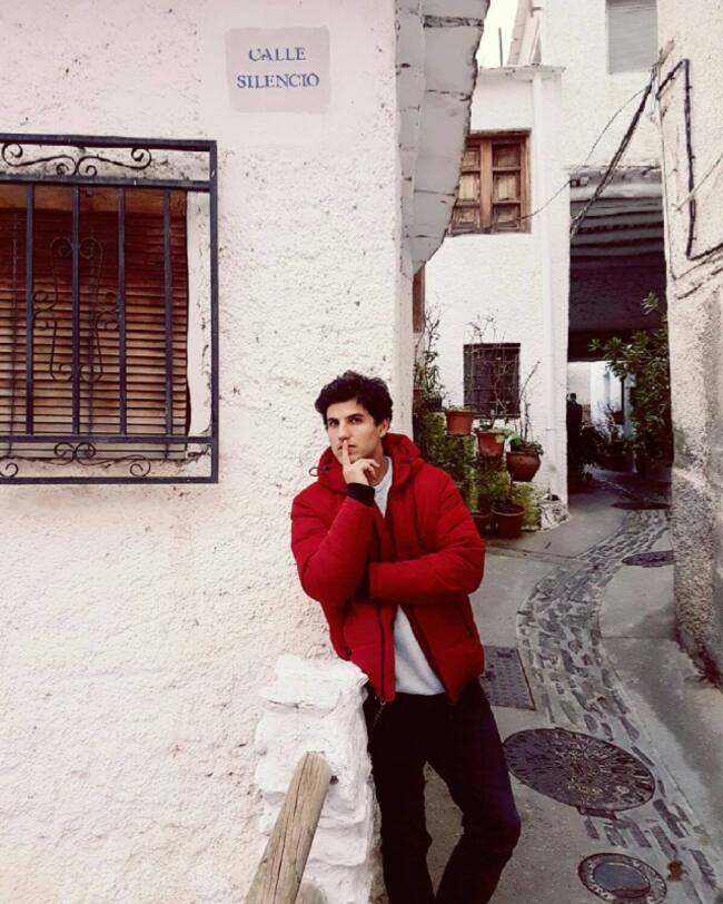 Daniel en Pampaneira, un pueblo de Granada