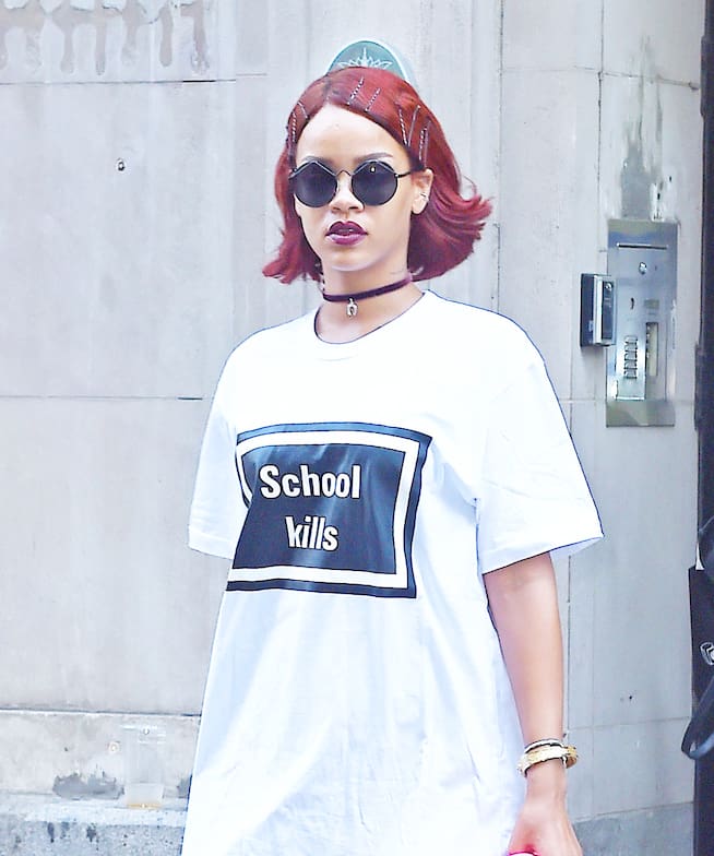 Rihanna, en mayo de 2015, llevando una camiseta con mensaje